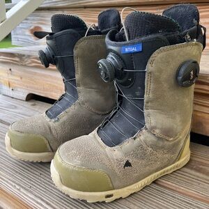 Burton Ritual Snowboard Boots!